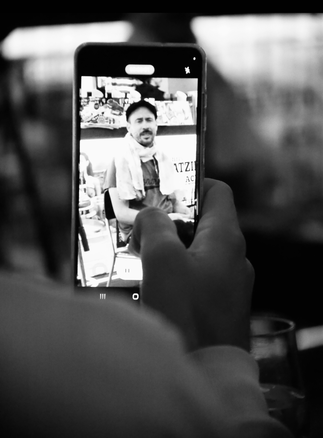 Klemens auf Smartphone als Bild